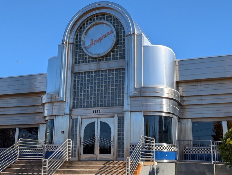 Finding Amphora's Diner Deluxe and Making It Your Regular Spot
