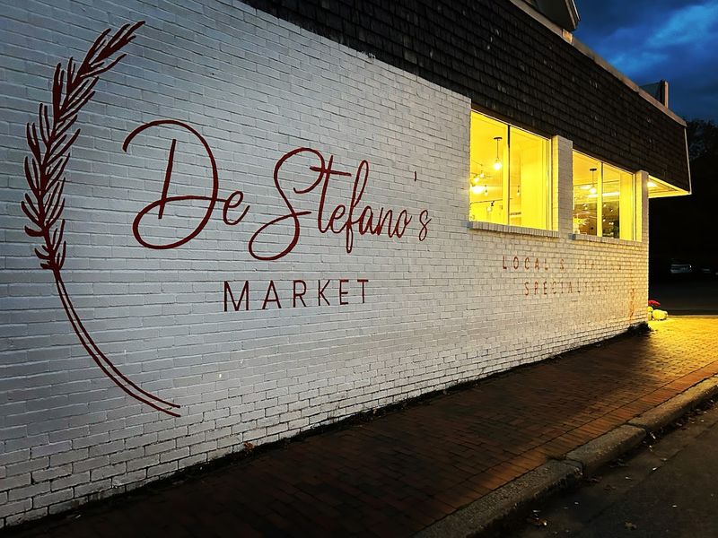 Finding DeStefano's Market and Planning Your Visit
