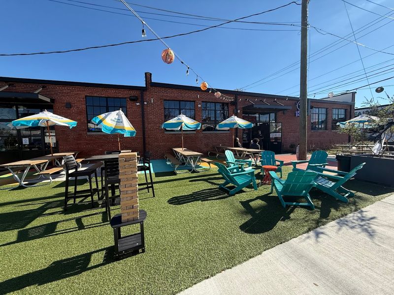 Flexible Hours and a Location That Fits Into a Full Night Out
