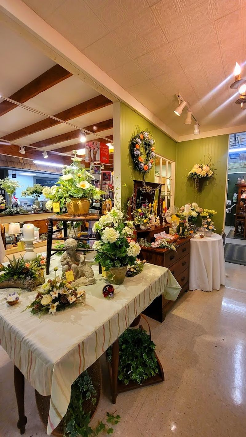 Floral Arrangements, Home Decor, and Zola's Shop That Stops You Cold