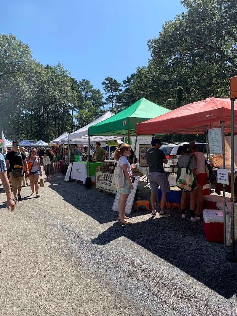 Food Trucks That Turn Browsing Into a Full Morning Out Food Trucks That Turn Browsing Into a Full Morning Out