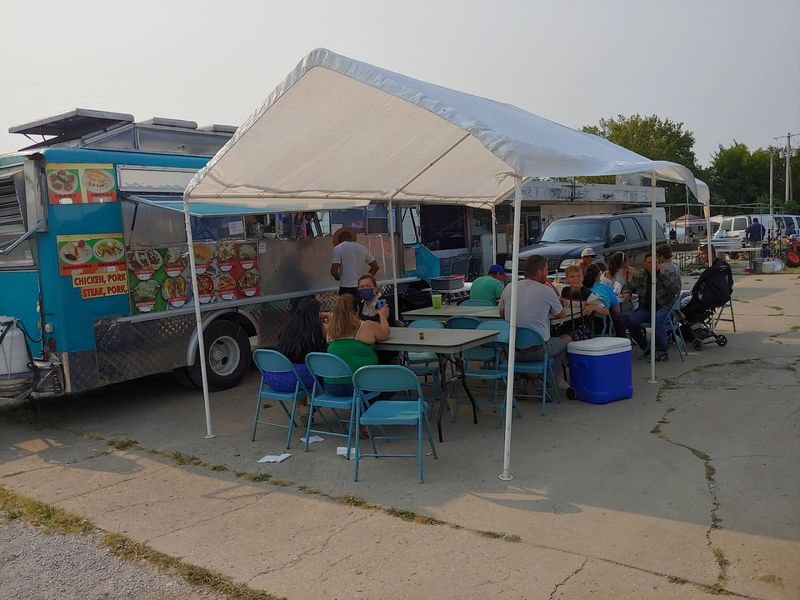 Food Vendors Keep the Energy Going All Morning Food Vendors Keep the Energy Going All Morning