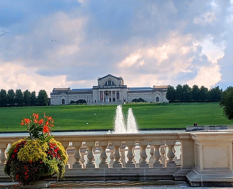 Forest Park Sets a Beautiful Stage Around the Museum Forest Park Sets a Beautiful Stage Around the Museum
