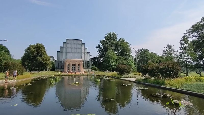 Forest Park: The World-Class Setting Around the Jewel Box Forest Park: The World-Class Setting Around the Jewel Box