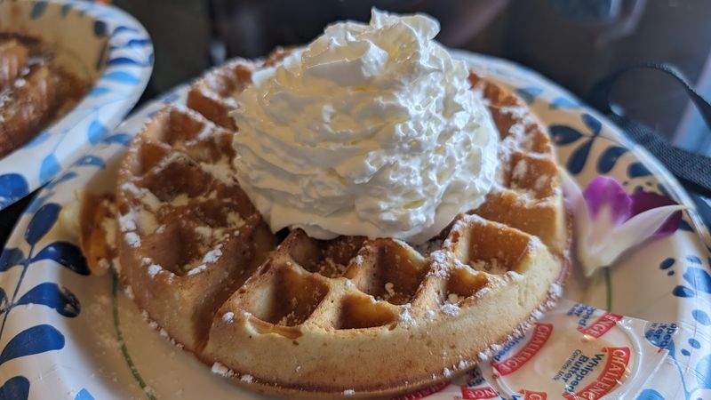 Fresh Drinks and the Waffle Bar Worth Knowing About Fresh Drinks and the Waffle Bar Worth Knowing About