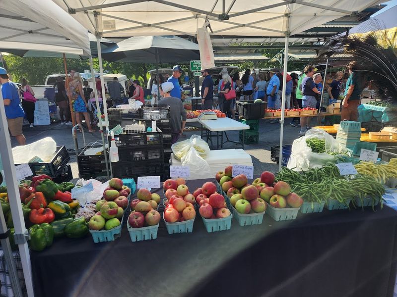 Fresh Produce Fills Every Corner of the Market