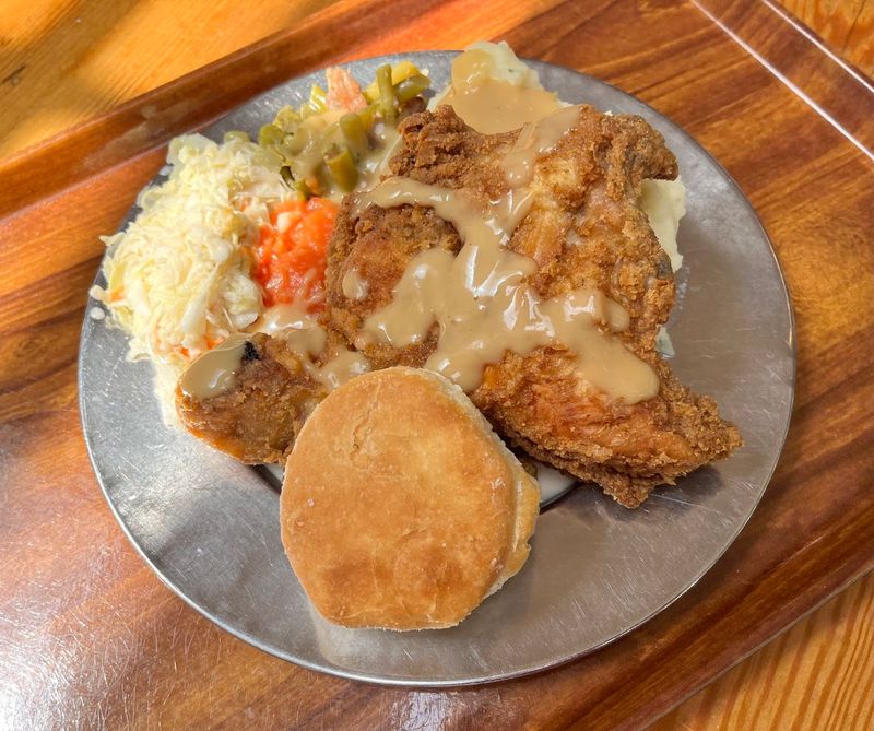 Fried Chicken So Good It Deserves Its Own Fan Club
