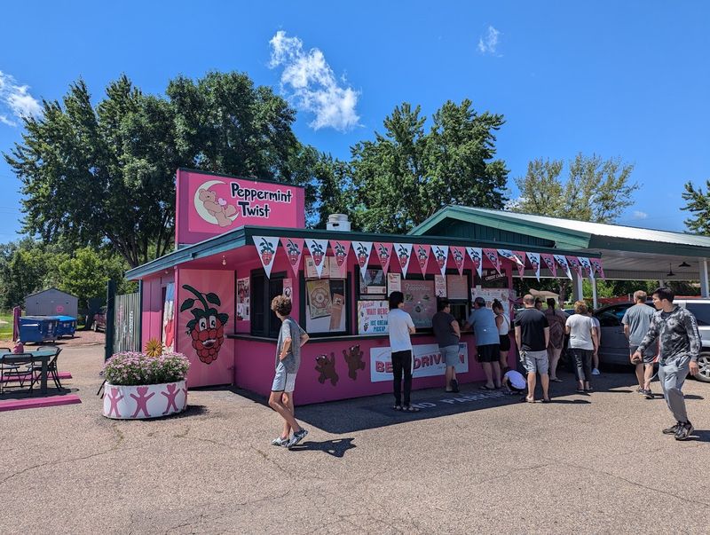 Friendly Service That Actually Makes You Smile Friendly Service That Actually Makes You Smile