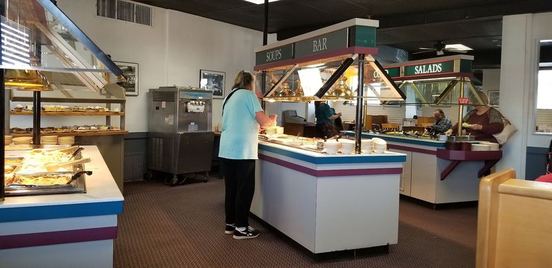 Friendship Inn Restaurant in Altus Hides a Brilliant Buffet Inside a Roadside Motel Friendship Inn Restaurant in Altus Hides a Brilliant Buffet Inside a Roadside Motel