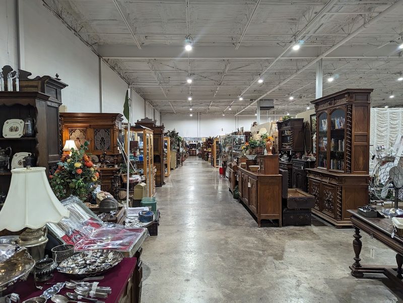 Furniture Finds That Could Transform Any Room Furniture Finds That Could Transform Any Room