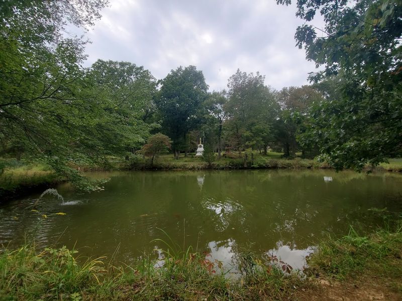 Gardens and Grounds That Invite Slow Wandering Gardens and Grounds That Invite Slow Wandering