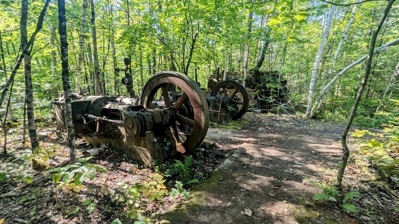 Giant Air Compressors That Once Powered the Pneumatic Tools Giant Air Compressors That Once Powered the Pneumatic Tools