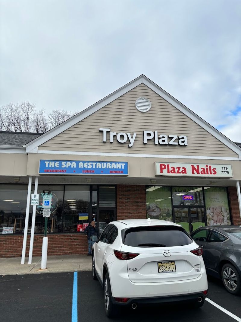 Greek and Italian Flavors Woven Into a Classic American Menu Greek and Italian Flavors Woven Into a Classic American Menu