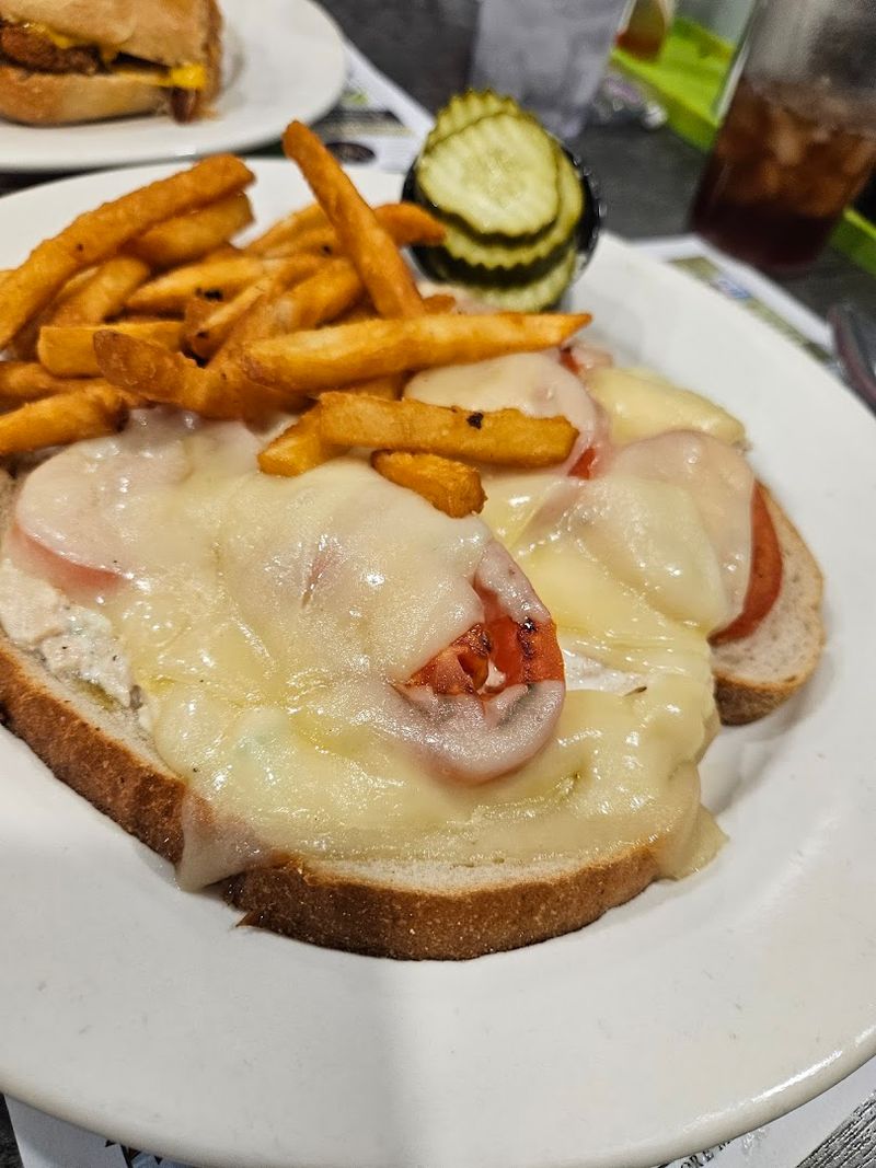 Hearty Sandwiches and Melts That Mean Business Hearty Sandwiches and Melts That Mean Business