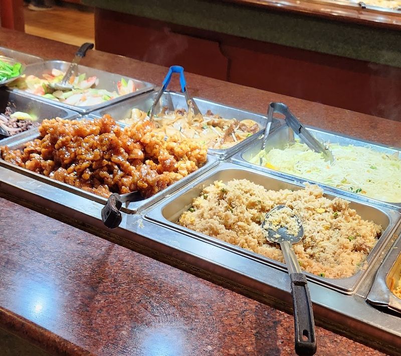 Hot Food Stations Packed With Variety