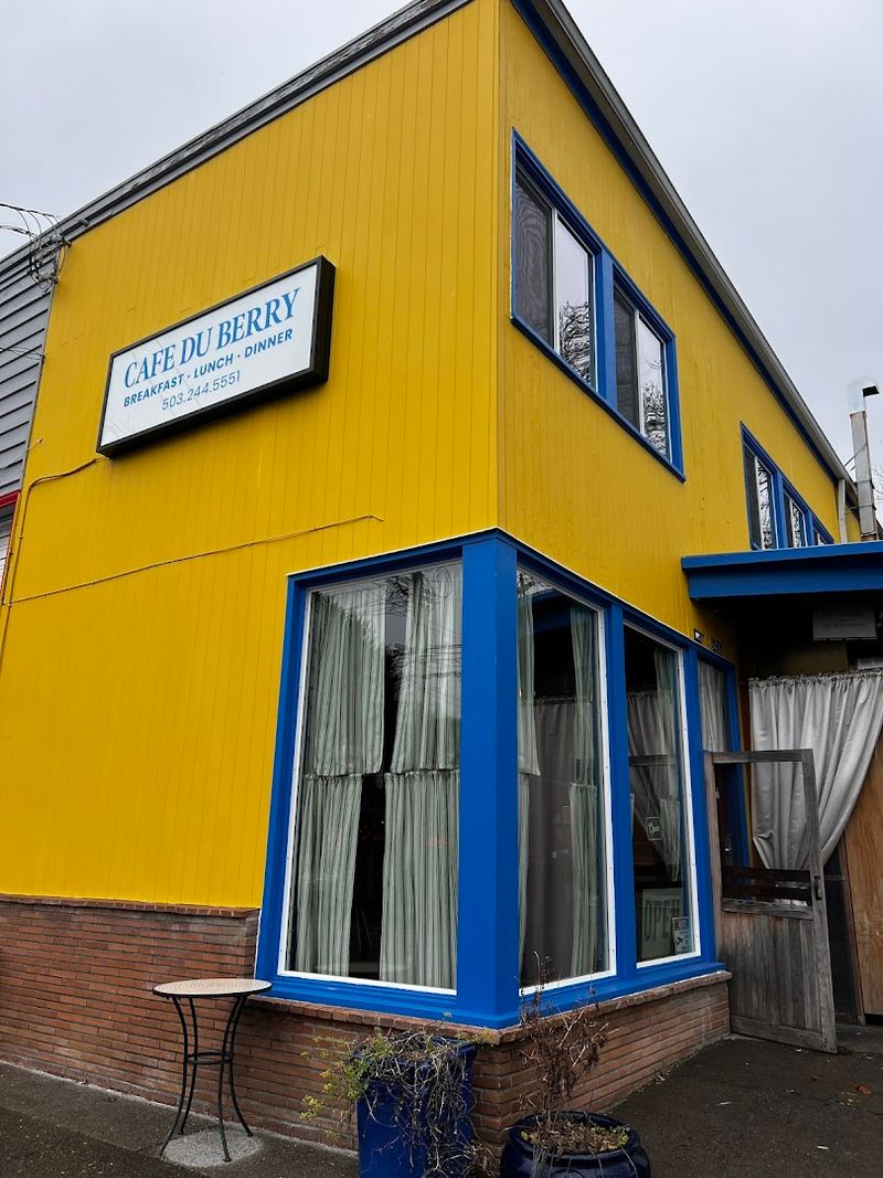 How Café du Berry Fits Into the South Portland Neighborhood