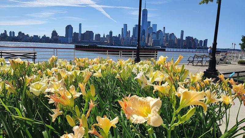 Hudson River Waterfront Walkway Hudson River Waterfront Walkway
