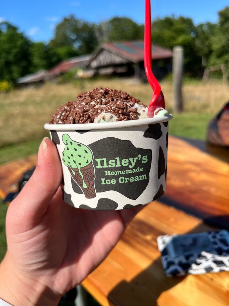 Ilsley's Ice Cream (Weare, NH) Ilsley's Ice Cream (Weare, NH)