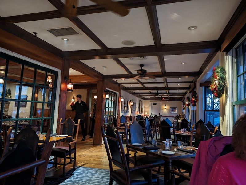 Indoor Dining Rooms That Earn Their Own Praise