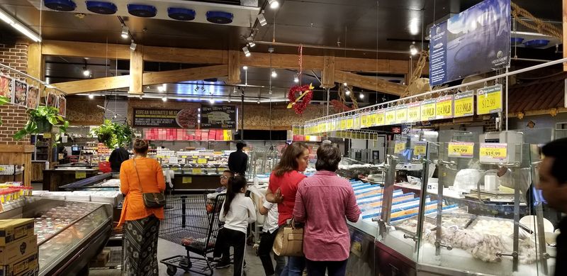 International Aisles That Feel Like a World Food Tour