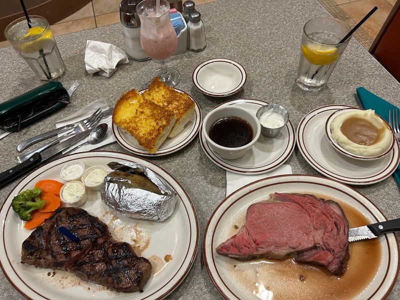It Feels Like Dinner For Actual Hungry People It Feels Like Dinner For Actual Hungry People