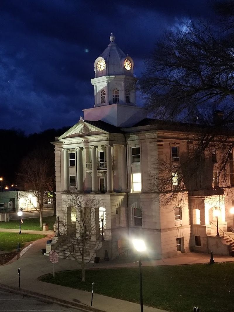 Jackson County Courthouse Lawn, Ripley