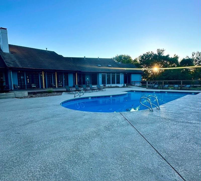 Jarrett Farm Resort, Claremore