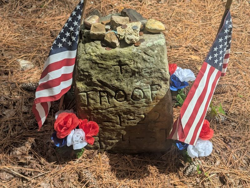 Key Underwood Coon Dog Cemetery, Cherokee