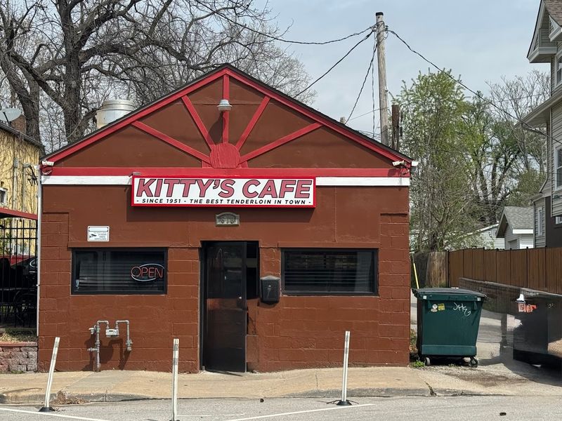 Kitty's Cafe, Kansas
