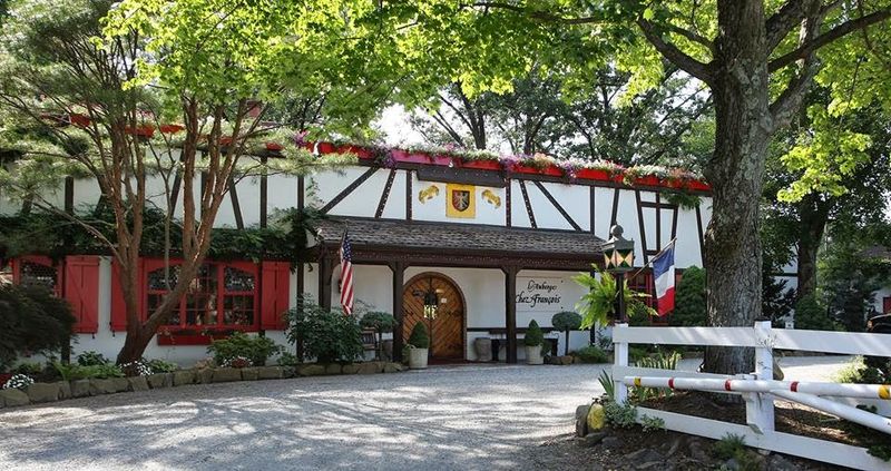 L'Auberge Chez François L'Auberge Chez François
