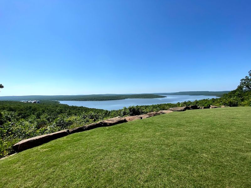 Lake Eufaula Sets the Scene