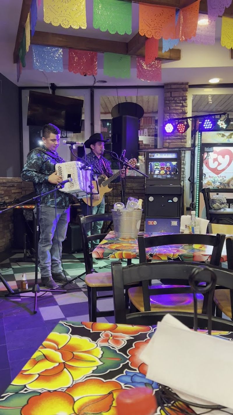 Live Mariachi After 2 PM Turns Lunch Into a Full-Blown Fiesta