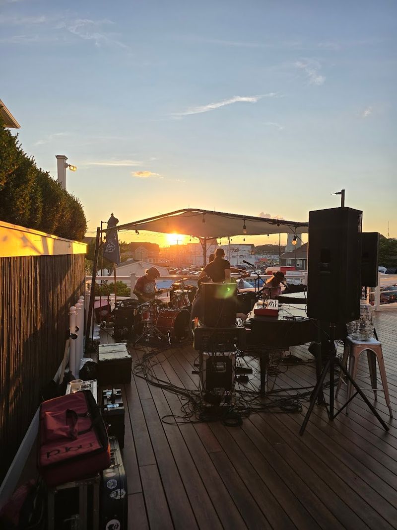 Live Music That Matches the Mood Perfectly
