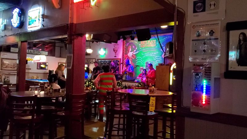 Live Music and Karaoke Nights That Pack the Room
