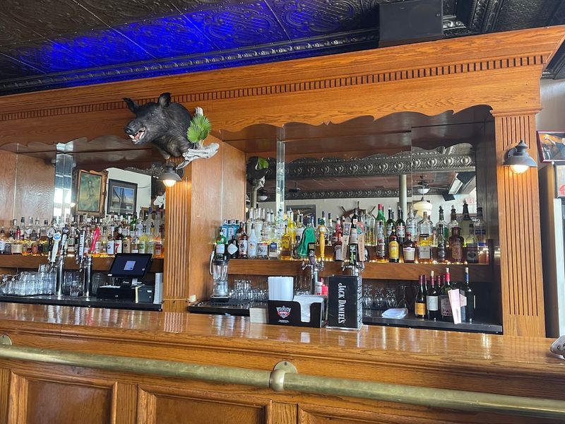 Live Music and a Lounge That Knows How to Have Fun