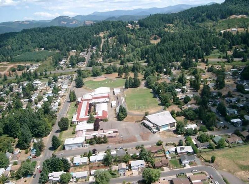 Location Between Eugene and the Cascades
