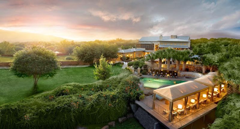 Location on Lake Austin, A Secluded Escape Close to the City Location on Lake Austin, A Secluded Escape Close to the City