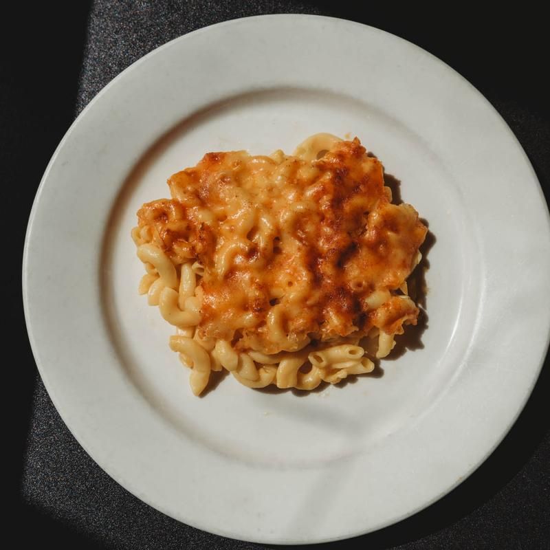 Mac and Cheese With That Perfectly Browned Top
