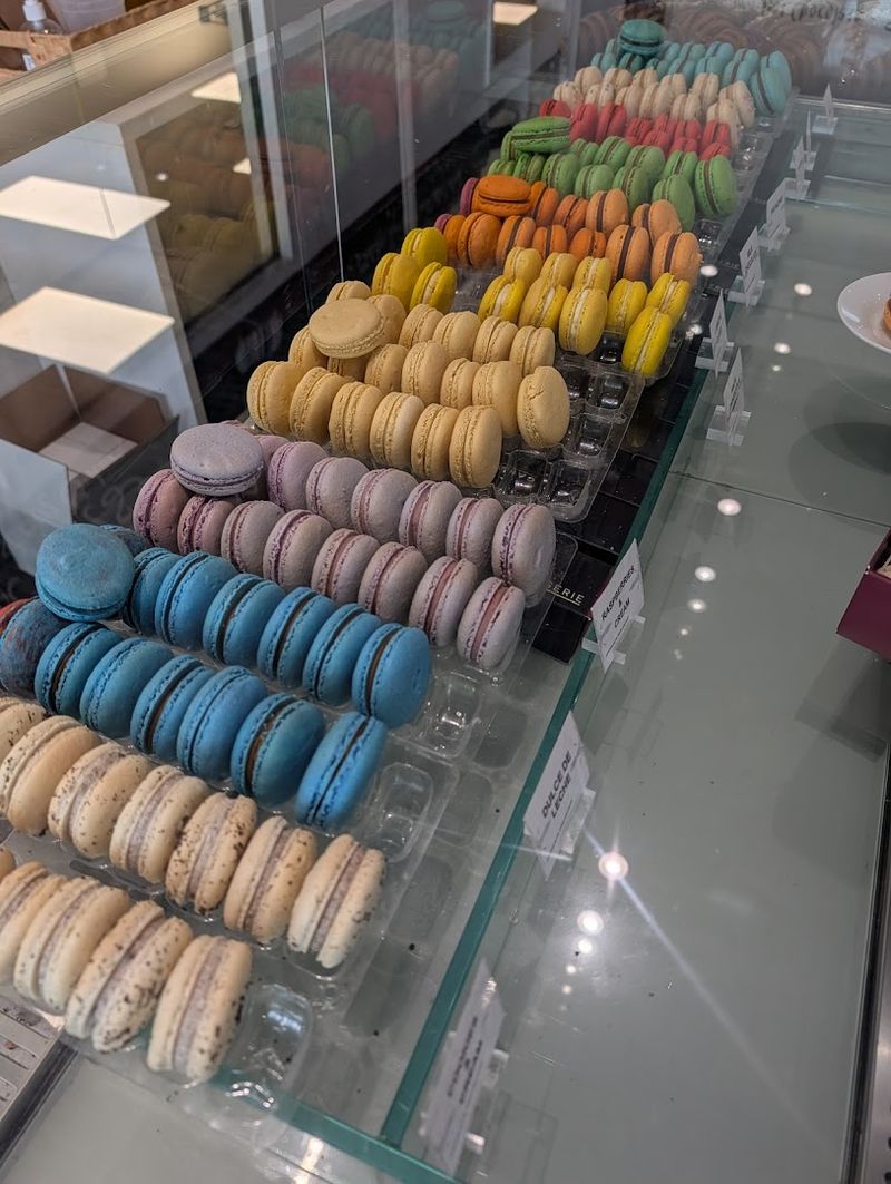 Macarons in Every Color of the Rainbow