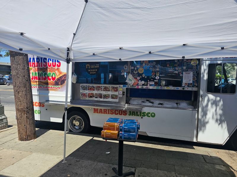 Mariscos Jalisco, California