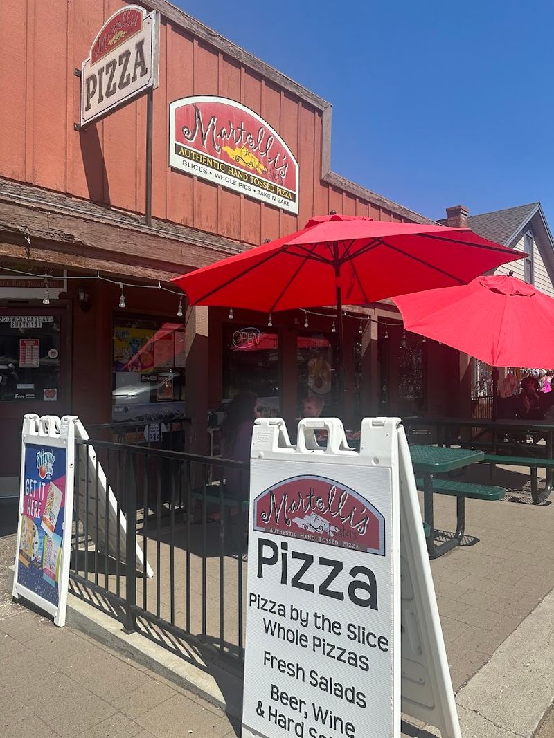 Martolli's Authentic Hand-Tossed Pizza, Sisters, Oregon Martolli's Authentic Hand-Tossed Pizza, Sisters, Oregon
