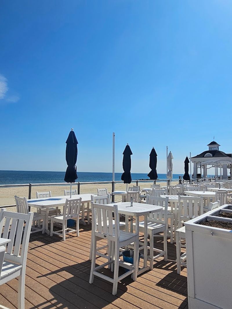McLoone's Pier House, Long Branch
