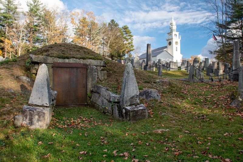 Meetinghouse Hill Cemetery in Jaffrey
