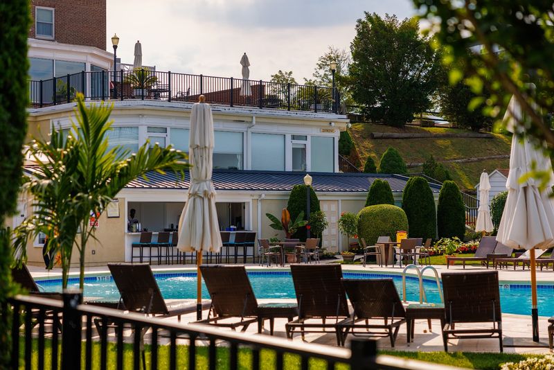 Molly Pitcher Inn Pool