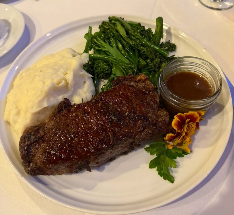 Monday Nights Are a Prime Rib Lover's Dream