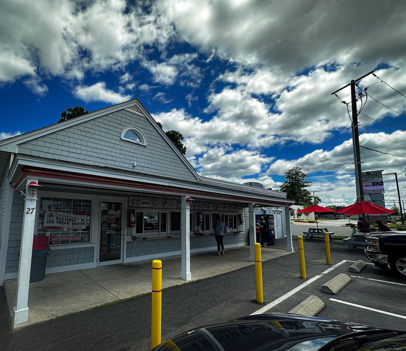 Moo's Place Homemade Ice Cream (Derry and Salem, NH) Moo's Place Homemade Ice Cream (Derry and Salem, NH)