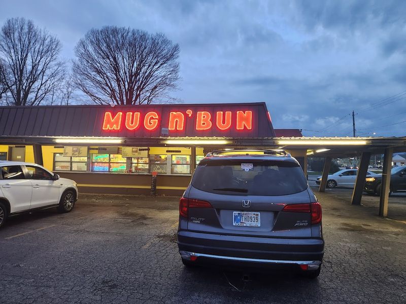 Mug-n-Bun Drive-In, Speedway