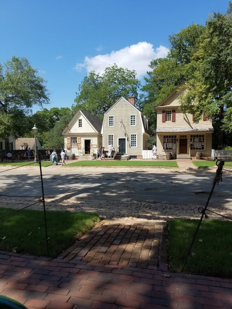 Navigating Colonial Williamsburg to Find the Shop Navigating Colonial Williamsburg to Find the Shop