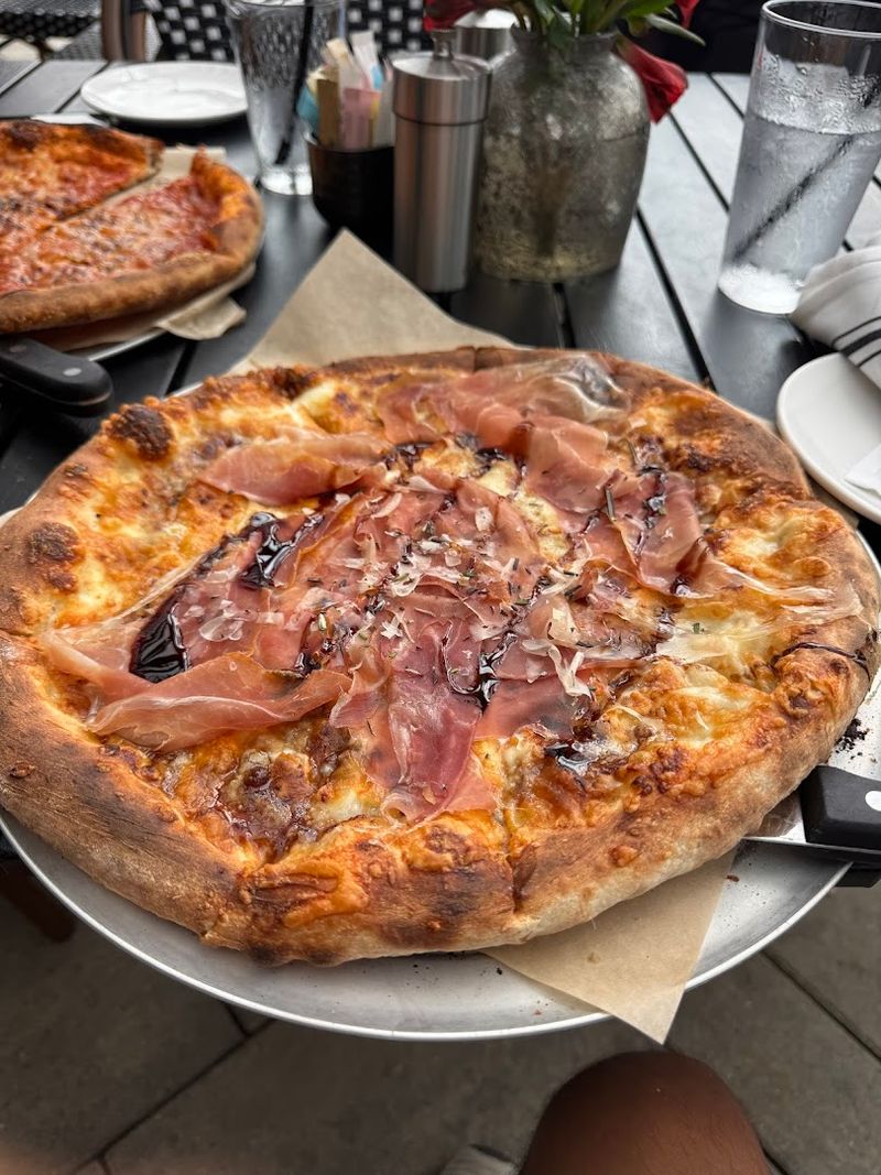 Neapolitan Pizza Fired in an 800-Degree Oven and Absolutely Worth the Wait Neapolitan Pizza Fired in an 800-Degree Oven and Absolutely Worth the Wait