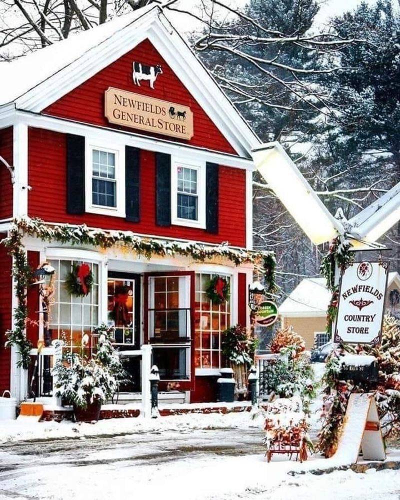 Newfields Country Store (Newfields)